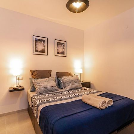 Lovely Cozy 2-Bedroom Residential Home With Patio Benalmádena Eksteriør bilde
