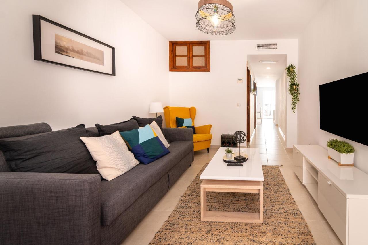 Lovely Cozy 2-Bedroom Residential Home With Patio Benalmádena Eksteriør bilde